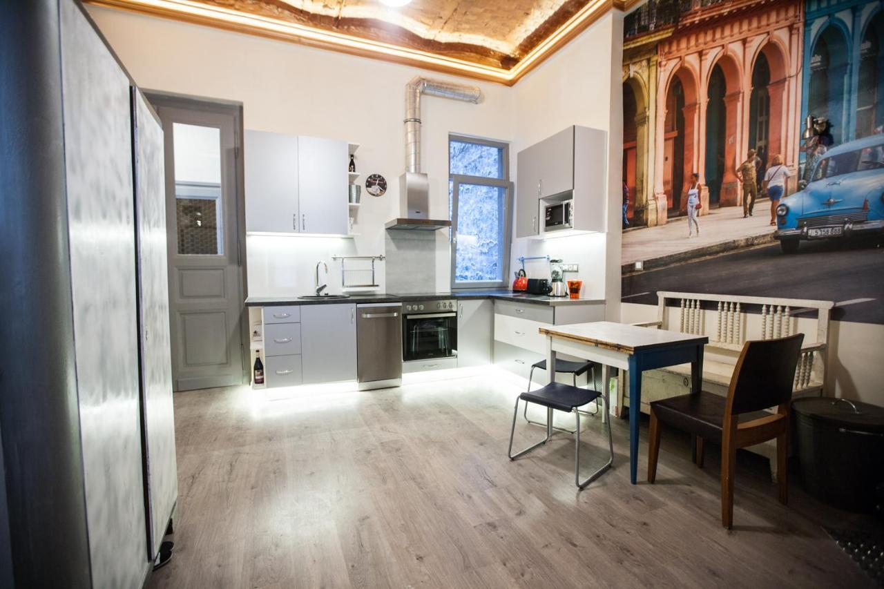 N42 By Small Home Budapest Exterior foto